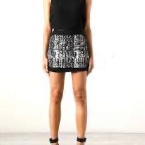 Diane Von Furstenberg  chloettemaze “ mini skirt size 8